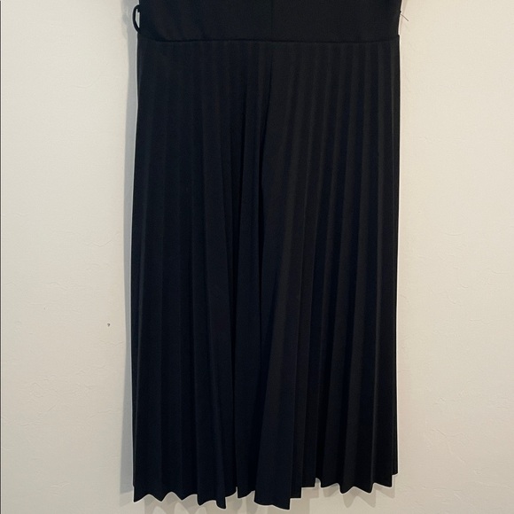 Elizabeth & Nicole Black Pleated Midi Dress size L - Picture 7 of 9